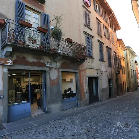 Apartman Casa Vacanze Ca' Donizetti *